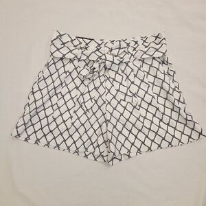 Banana Republic Belted Pleated Dresss Shorts White With Black Pattern Size 2